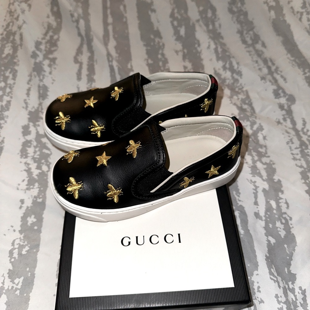 Gucci size 24 kids color black with gold